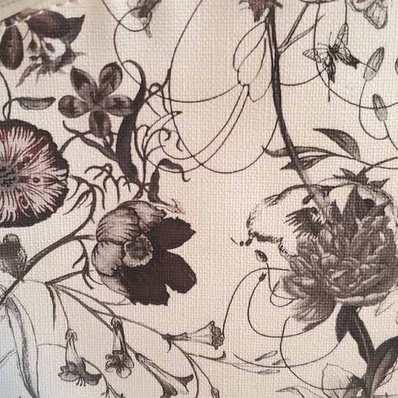 Cute floral crossbody - Picture 4 of 8